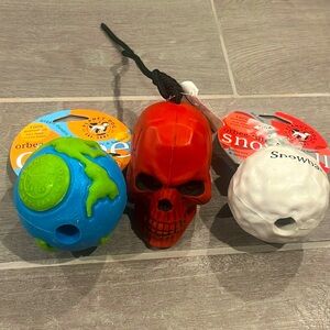 2 Orbee-Tuff Ball Balls snowball and planet dog treat stuff toys NWT